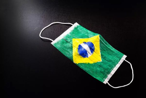 Brasil deixa de exigir teste negativo para entrar no país