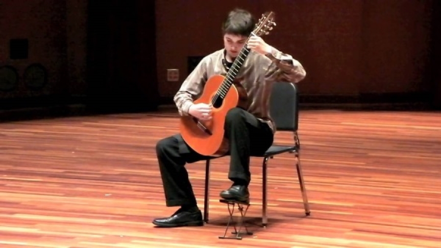 Xavier Jara vence Concurso Internacional de Guitarra de Viseu