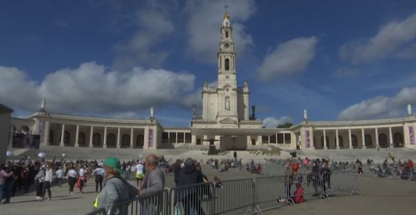 Só 7.500 pessoas poderam manifestar a sua fé, no Santuário de Fátima