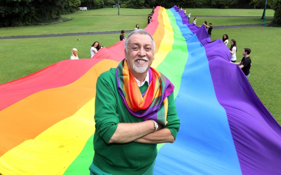 Morreu Gilbert Baker o criador da bandeira arco iris símbolo do orgulho gay